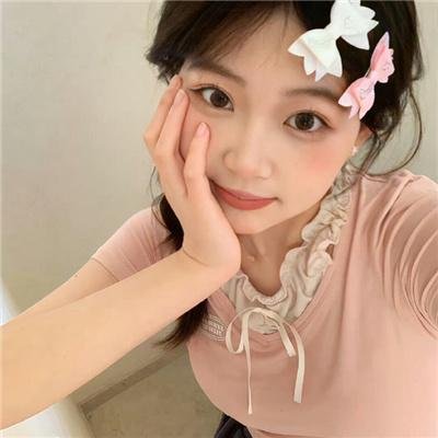蓝天花朵
